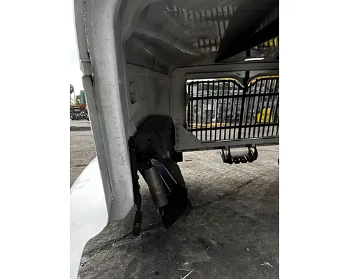 INTERNATIONAL 9100 Hood