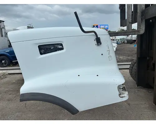 INTERNATIONAL 9100 Hood