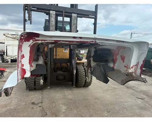 INTERNATIONAL 9100 Hood