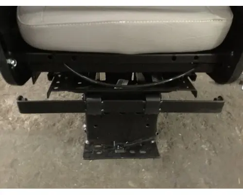 INTERNATIONAL 9100 Seat, Front