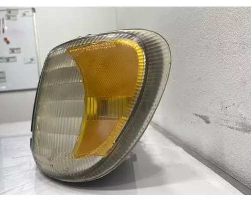 INTERNATIONAL 9100i Headlight