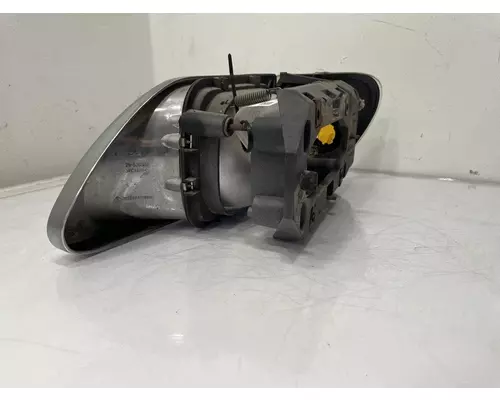 INTERNATIONAL 9100i Headlight