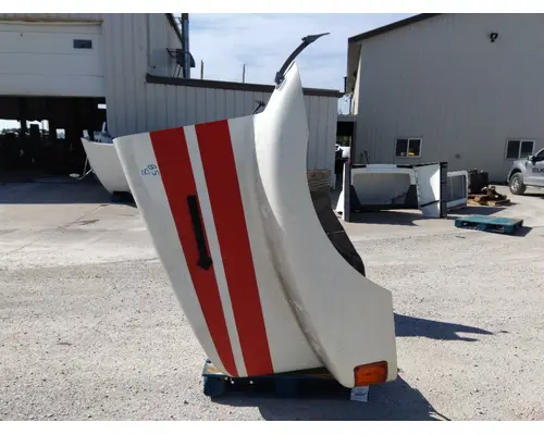 INTERNATIONAL 9200 1988-1997 HOOD