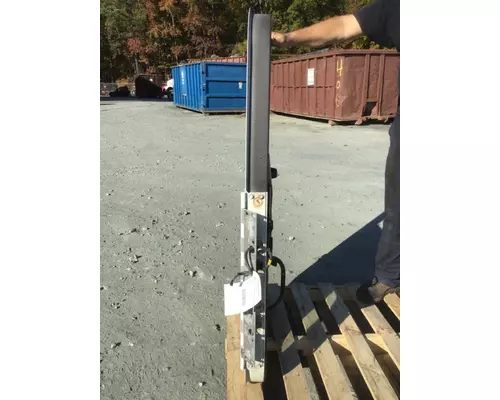 INTERNATIONAL 9200 1994-1999 DOOR ASSEMBLY, FRONT