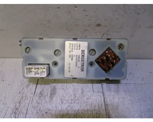 INTERNATIONAL 9200/9400-Cab_3518703C93 AC Control