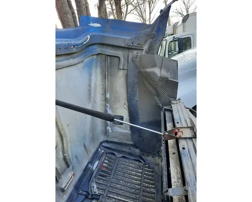 INTERNATIONAL 9200I 1999-2008 HOOD