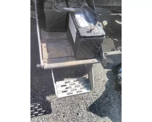 INTERNATIONAL 9200I BATTERY BOX