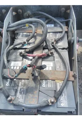 INTERNATIONAL 9200I BATTERY BOX