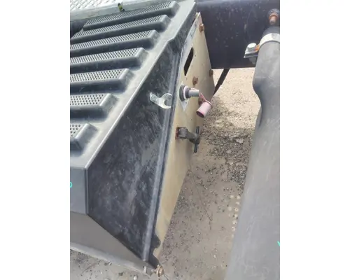 INTERNATIONAL 9200I BATTERY BOX