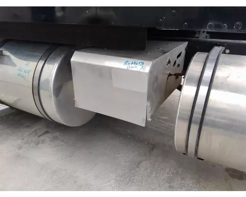 INTERNATIONAL 9200I BATTERY BOX