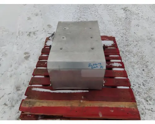 INTERNATIONAL 9200I BATTERY BOX