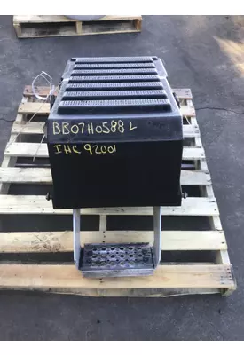 INTERNATIONAL 9200I BATTERY BOX