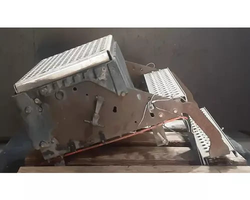 INTERNATIONAL 9200I Battery BoxTray