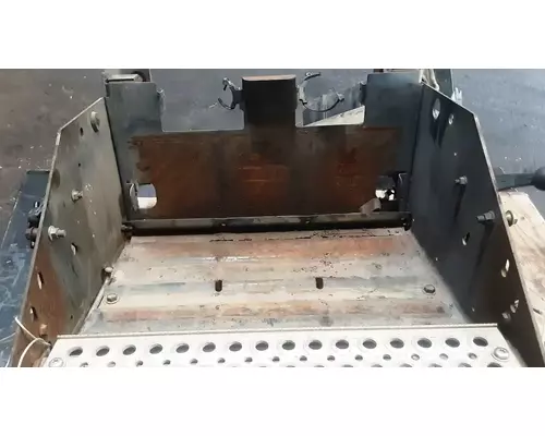 INTERNATIONAL 9200I Battery BoxTray