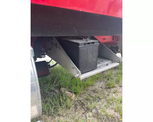 INTERNATIONAL 9200I Battery Box