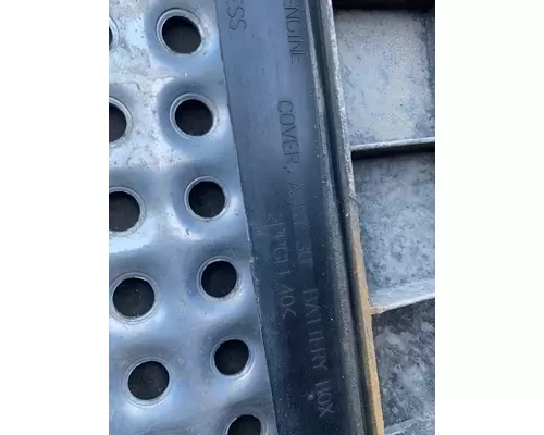 INTERNATIONAL 9200I Battery Box