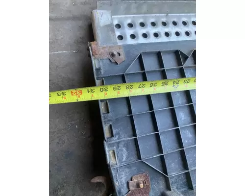 INTERNATIONAL 9200I Battery Box
