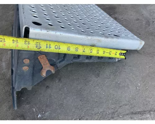 INTERNATIONAL 9200I Battery Box