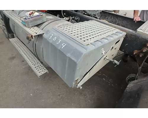 INTERNATIONAL 9200I Battery Tray