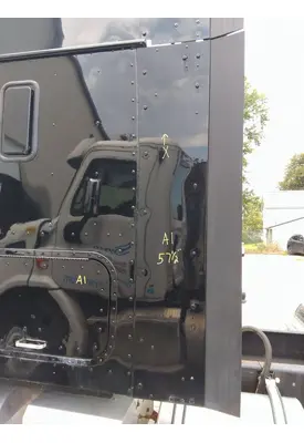 INTERNATIONAL 9200I CAB EXTENSION