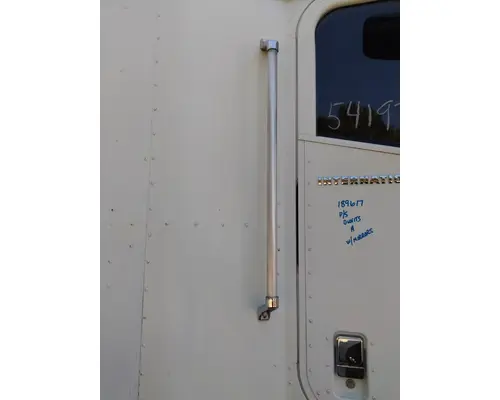 INTERNATIONAL 9200I CAB HANDLE