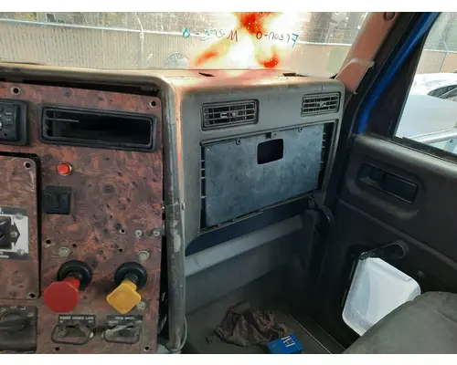 INTERNATIONAL 9200I CAB