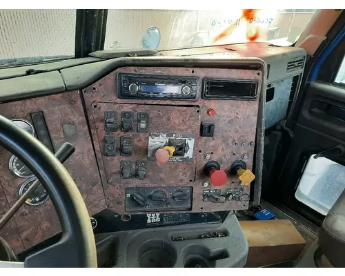 INTERNATIONAL 9200I CAB