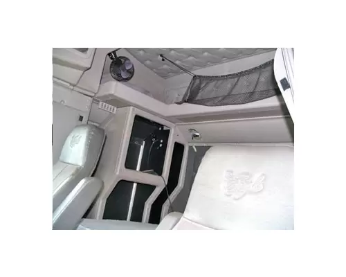 INTERNATIONAL 9200I Cab Clip