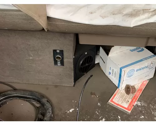 INTERNATIONAL 9200I Cab Mount