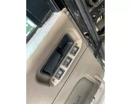 INTERNATIONAL 9200I Cab Mount