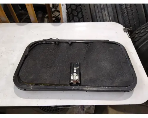 INTERNATIONAL 9200I DOOR, COMPARTMENT