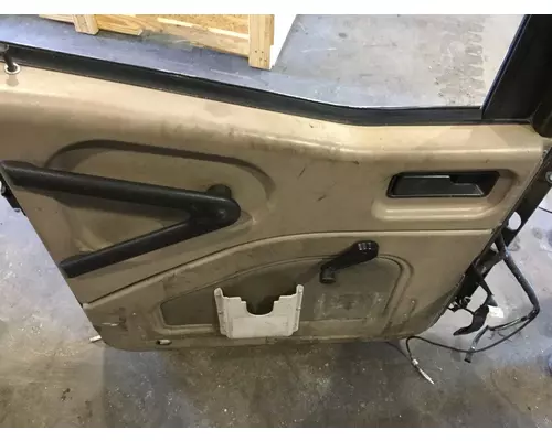 INTERNATIONAL 9200I DOOR ASSEMBLY, FRONT