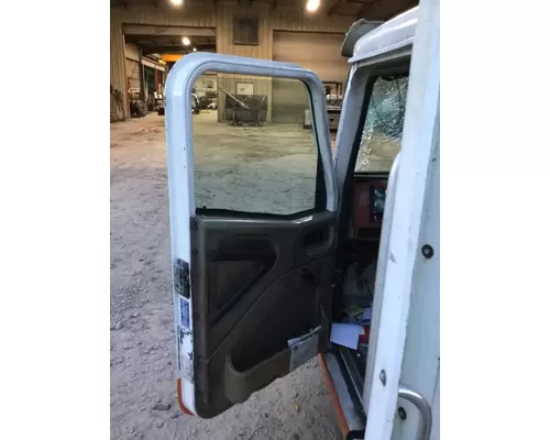 INTERNATIONAL 9200I DOOR ASSEMBLY, FRONT