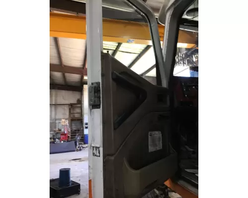 INTERNATIONAL 9200I DOOR ASSEMBLY, FRONT