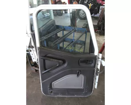 INTERNATIONAL 9200I DOOR ASSEMBLY, FRONT