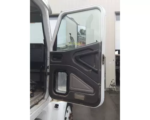 INTERNATIONAL 9200I DOOR ASSEMBLY, FRONT