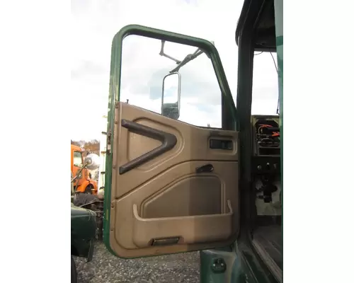 INTERNATIONAL 9200I DOOR ASSEMBLY, FRONT