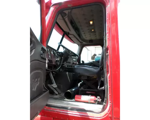 INTERNATIONAL 9200I DOOR ASSEMBLY, FRONT