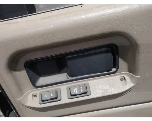 INTERNATIONAL 9200I Door Assembly, Front