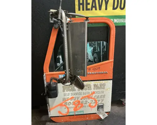 INTERNATIONAL 9200I Door Assembly, Front