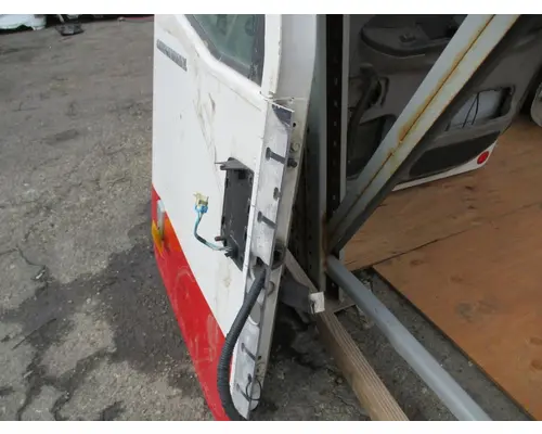 INTERNATIONAL 9200I Door Assembly, Front