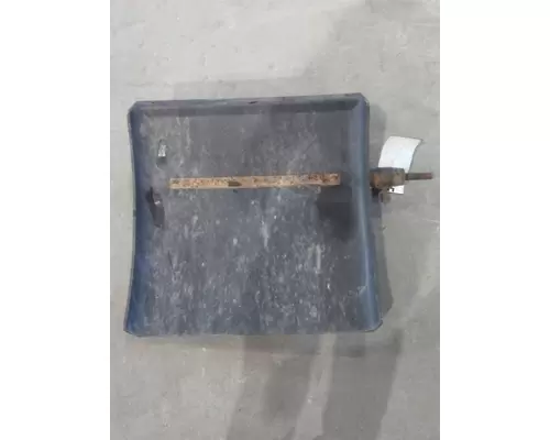 INTERNATIONAL 9200I FENDER, QUARTERHALF REAR