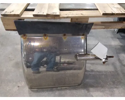 INTERNATIONAL 9200I FENDER, QUARTERHALF REAR