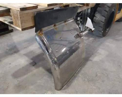 INTERNATIONAL 9200I FENDER, QUARTERHALF REAR