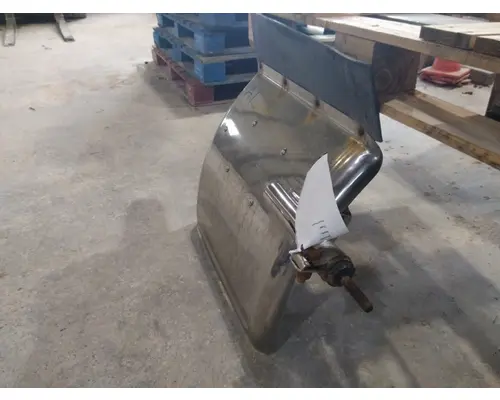 INTERNATIONAL 9200I FENDER, QUARTERHALF REAR