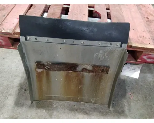 INTERNATIONAL 9200I FENDER, QUARTERHALF REAR