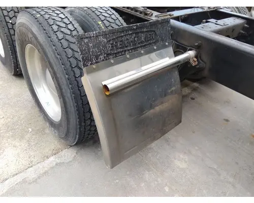 INTERNATIONAL 9200I FENDER, QUARTERHALF REAR