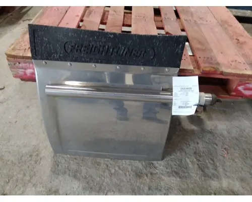 INTERNATIONAL 9200I FENDER, QUARTERHALF REAR