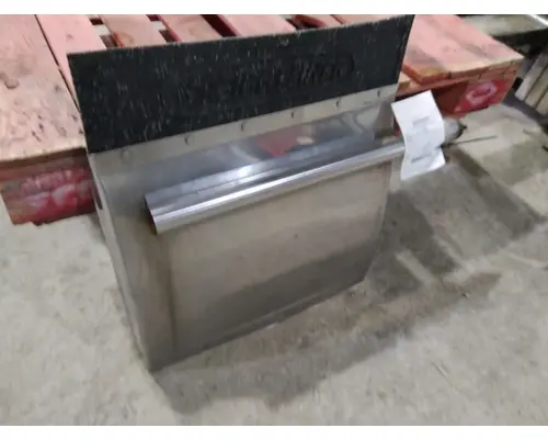 INTERNATIONAL 9200I FENDER, QUARTERHALF REAR