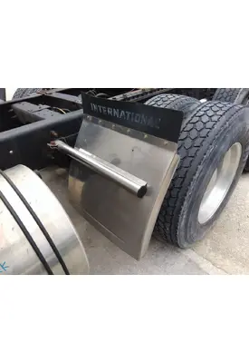 INTERNATIONAL 9200I FENDER, SPLASH SHIELD/GUARD